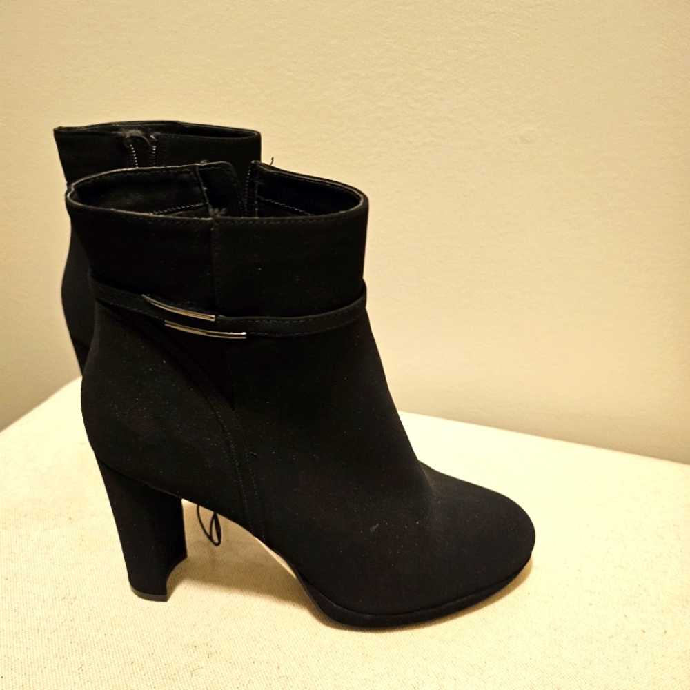 Impo suede ankle boits